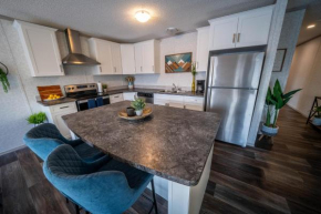 New 3 Bedroom Townhouse with Mountain Views, Large Deck, Garage